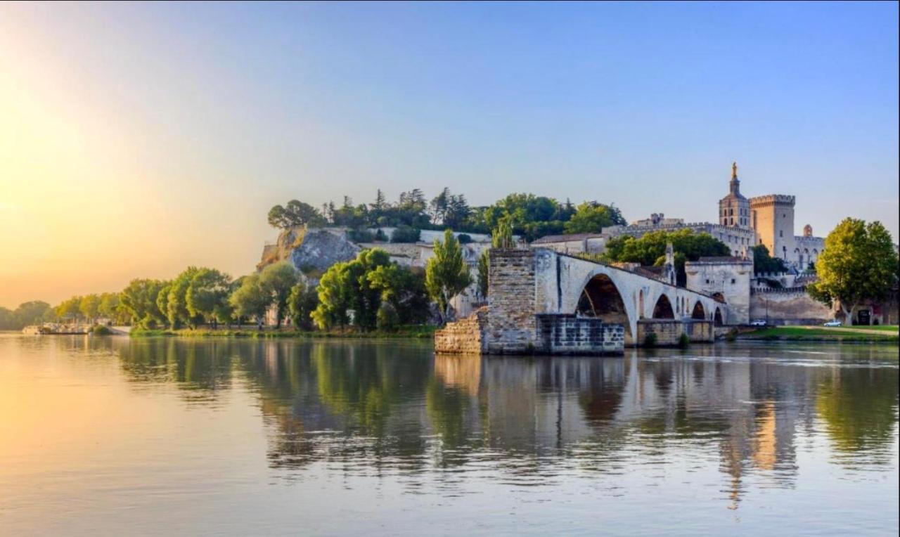Gite Avignon Bougainvillier Luaran gambar